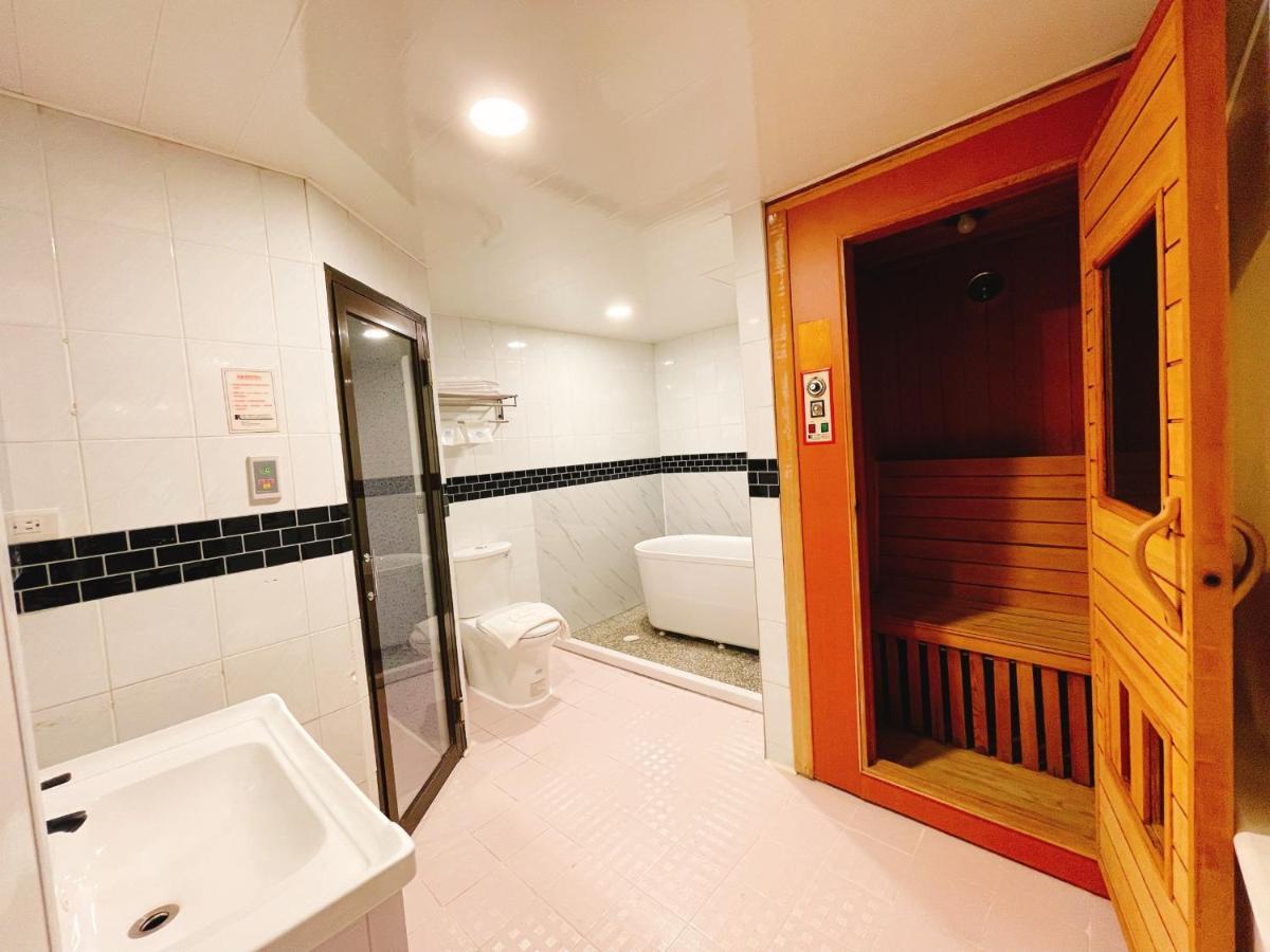 Joy Garden Hotel Kaohsiung Buitenkant foto