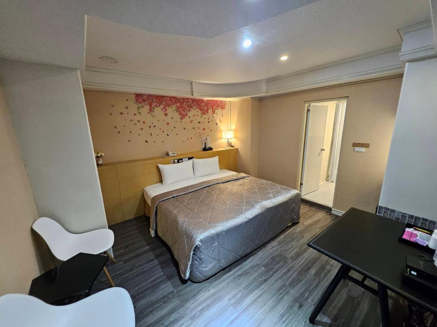 Joy Garden Hotel Kaohsiung Buitenkant foto